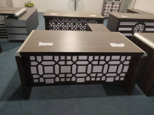Bureau arabesque 01