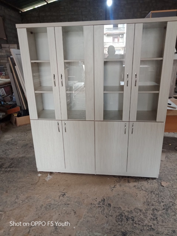 Armoire 4 portes semi vitrer erable