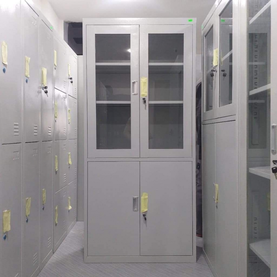 Armoire métallique semi vitrée